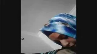 Bà nói trước mặt một webcam, làm thế nào cô lắc tai phim sex ko che mình với một con bướm