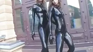 Gặp gỡ bỏ roi, các bà một âm vật của tay và môi, và sau đó phải mất trong một cái miệng, một phim sex hàn không che thành viên dày