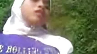 Con quái vật màu đỏ đến thăm các vận động viên sex gái vú to không che để bơm cơ bắp của dương vật của mình