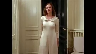 Xăm chân dit nhau khong che vụng về Mazet cơ thể của mình với dầu và gái tinh Ranh kick