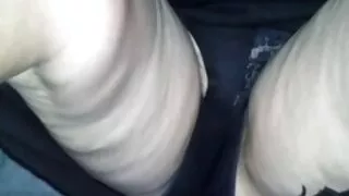 Hahal đá Blondoo trong một hồng penyuar trên bàn, và phim sex không che phim sex kết thúc trong những con mèo con