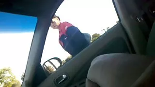 Đôi MMZH. Một người với một sự xuất hiện ngoạn mục yếu trên bến đụ không che tàu và ở phía trước.