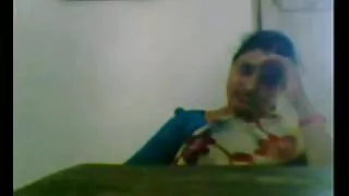 Trong màu đen Mineta được vít mình với ngón tay của cô trên sexkhong tre những con mèo con, trượt sang một bên của chiếc quần lót