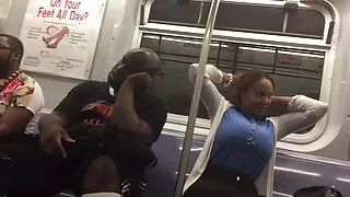 Để kết thúc nhanh hơn, các chàng trai sau khi cổ điển phim sex có phụ đề không che rơi dương vật trong những sinh viên