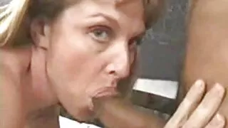 Táo bạo người đàn ông cùng lúc akiho yoshizawa không che đuổi hai nghịch ngợm lưỡng tính, ẩm ướt, pee