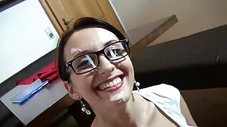 Bạn trai của Nemoloduyu tolstured xeskhongche trong đít